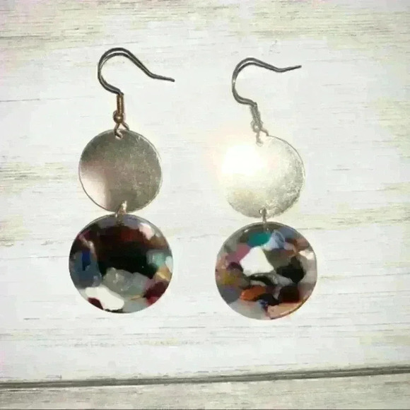 Acrylic resin mosaic multi color gold earrings - Picture 4 of 5